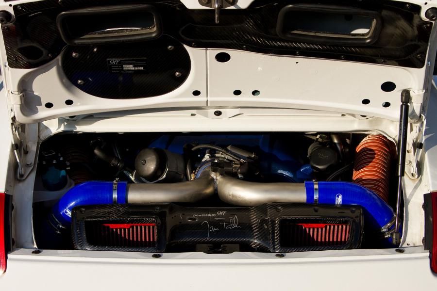  Porsche 911 GTurbo R by 9ff 2012 года  (фото 9 из 30)